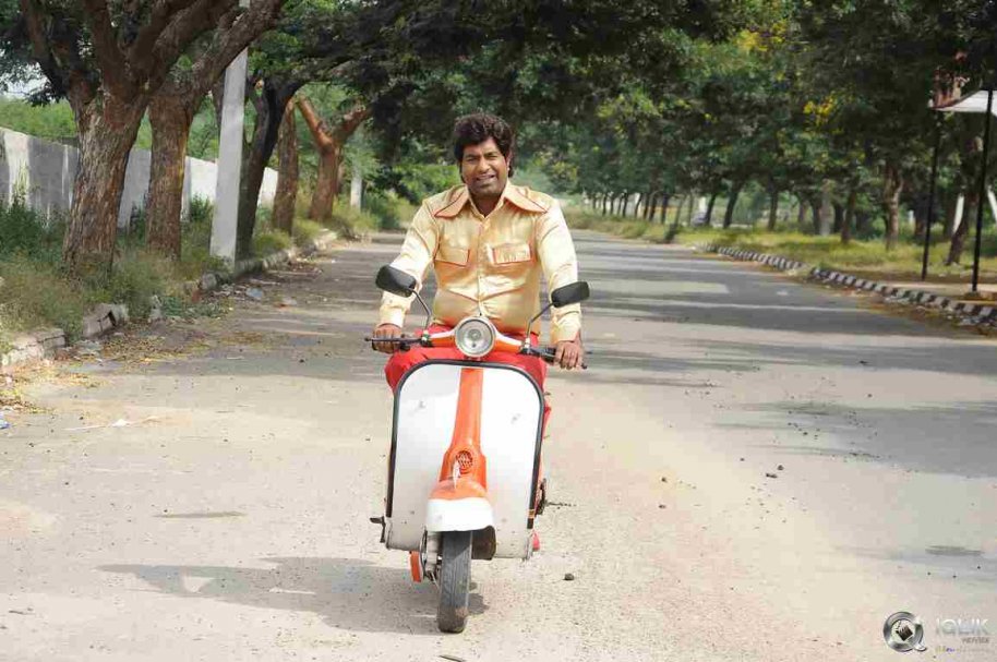 Athadu Aame O Scooter